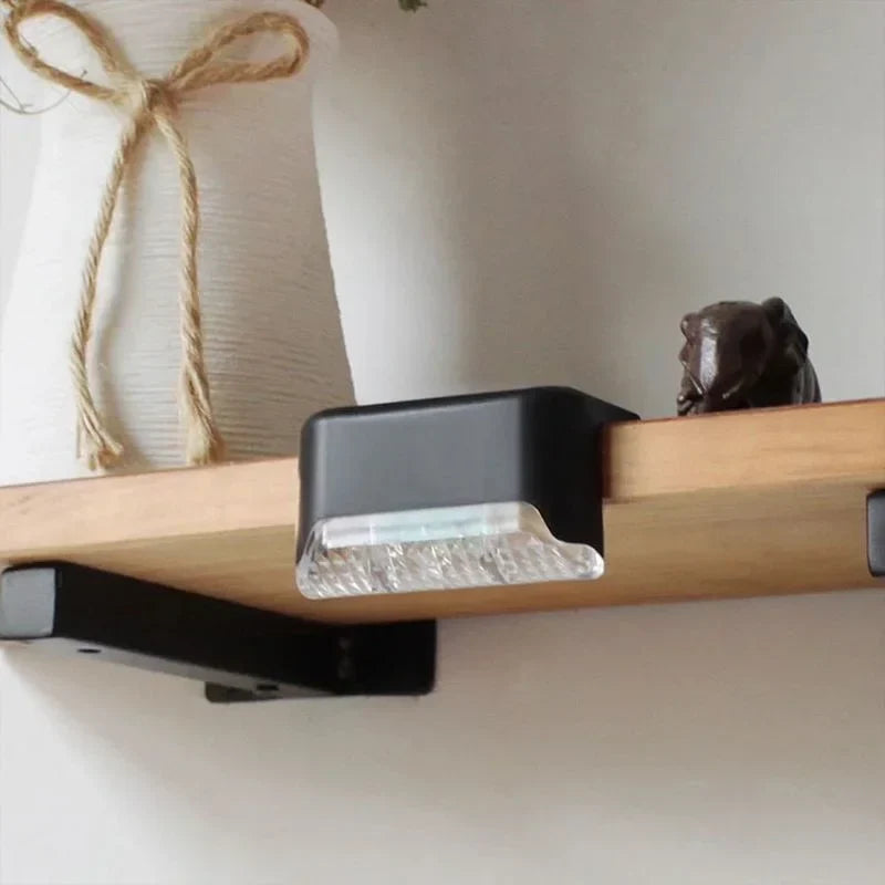 Ultra-powerful LED solar lamp for outdoor use